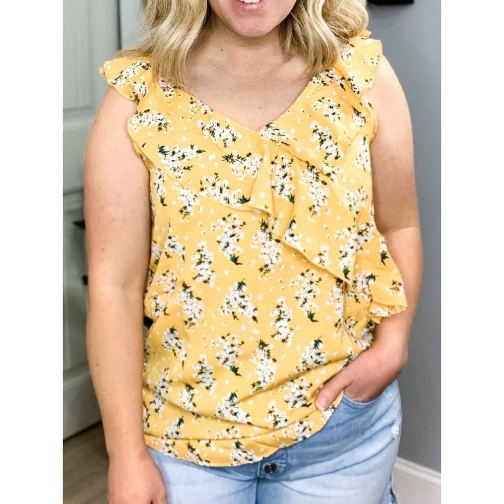 Hailey & Co sleeveless yellow floral flutter sleeve